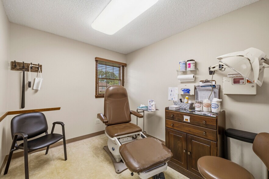 More Photos Of 690 Davison Rd, Lockport Office For Sale