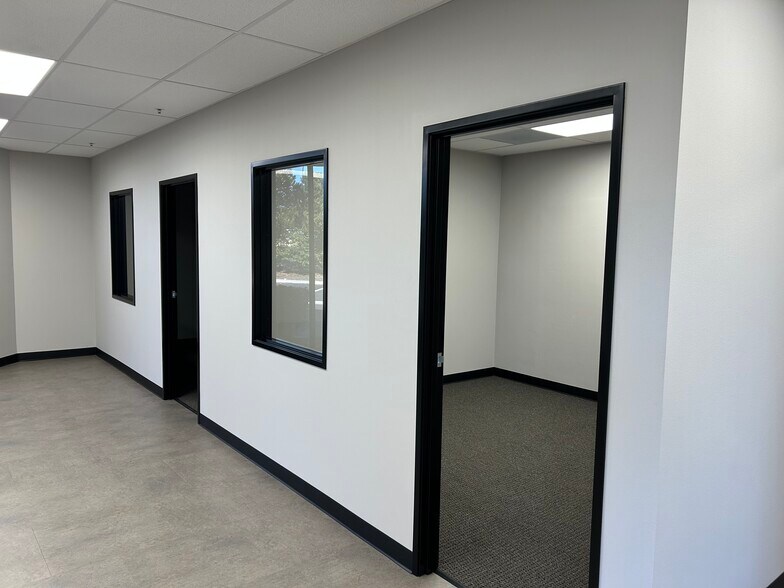 More Photos Of 671 Via Alondra, Camarillo Flex For Lease