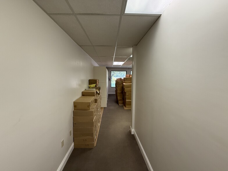 More Photos Of 403 Chatham Sq, Fredericksburg Office For Sale