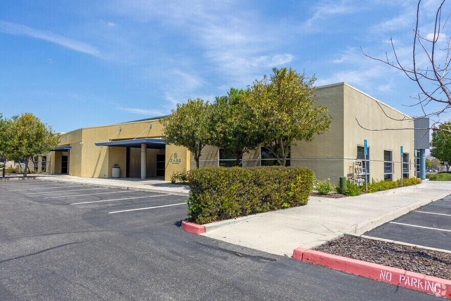 More Photos Of 7591 N Ingram, Fresno Office For Lease