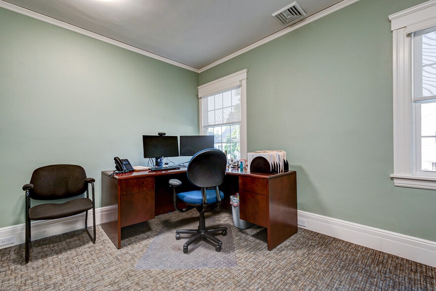 More Photos Of 8 Church St, Westborough Office Residential For Lease