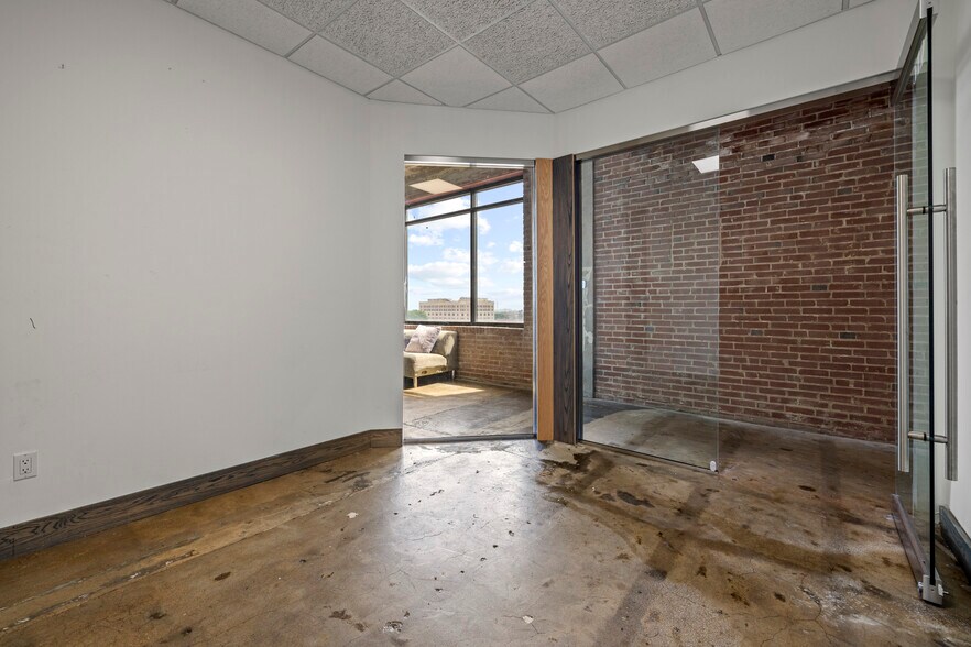 More Photos Of 1409 Washington Ave, Saint Louis Office For Sale