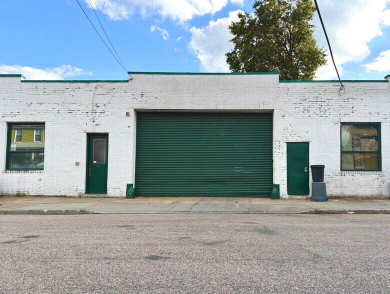 More Photos Of 87-95 Searing Ave, Mineola Warehouse For Sale