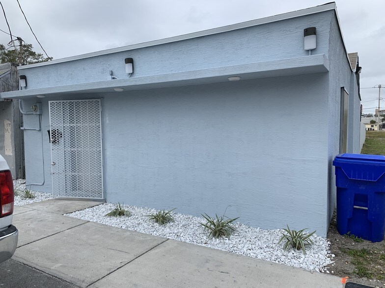 Primary Photo Of 4007 SW 19th St, West Park Daycare Center For Sale