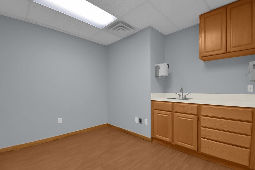 More Photos Of 660 Cooper Rd, Westerville Medical For Sale