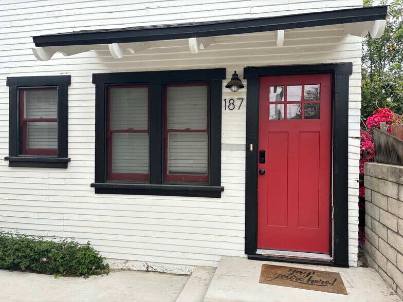 More Photos Of 183 N Waverly St, Orange Apartments For Sale