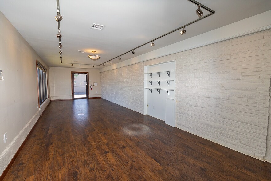 More Photos Of 1627 S Hillside St, Wichita Freestanding For Sale