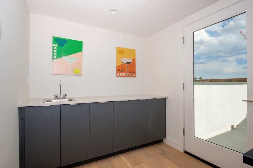 More Photos Of 6900 East 1st Ave, Scottsdale Apartments For Sale