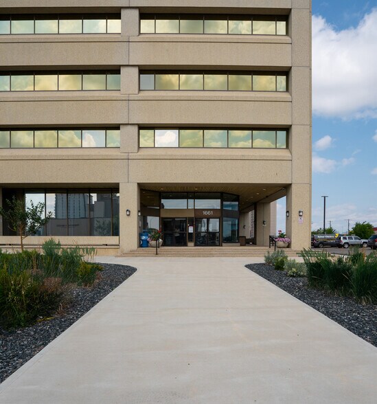 More Photos Of 1661 Portage Av, Winnipeg Office For Lease