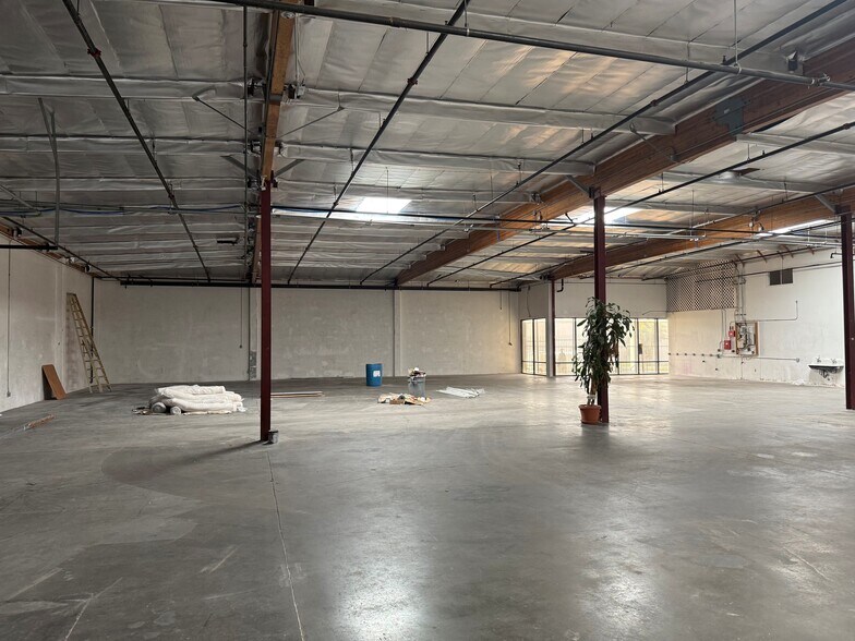More Photos Of 249 131st St, Los Angeles Warehouse For Lease