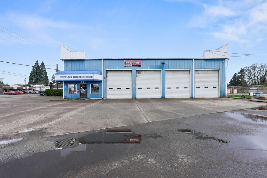 More Photos Of 555 N Pacific Hwy, Woodburn Auto Repair For Sale
