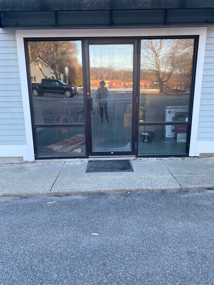 More Photos Of 1454 Grafton St, Worcester Light Manufacturing For Lease