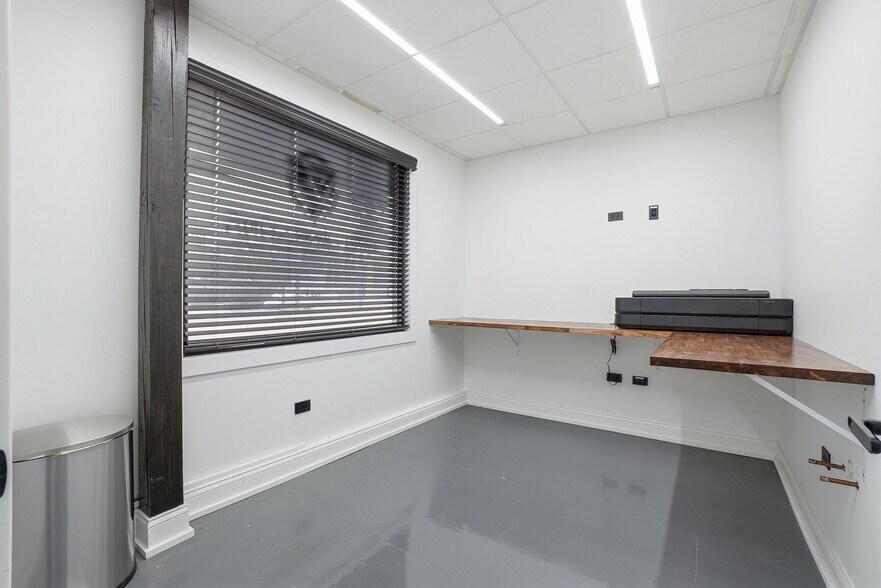 More Photos Of 116-118 S Water St, Wilmington Storefront Retail Office For Sale