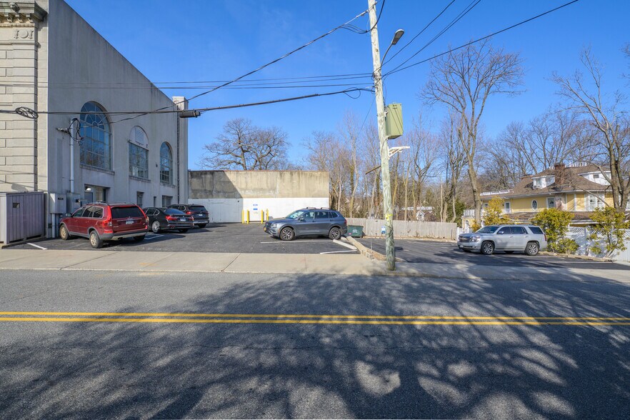 More Photos Of 145 Main St, Port Washington Office For Sale