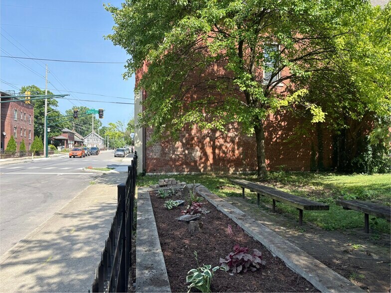 More Photos Of 1641 E Michigan St, Indianapolis General Retail For Lease