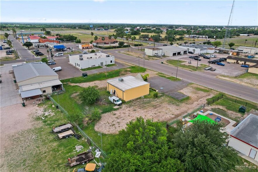 More Photos Of 412 Palmview Commercial Dr, Palmview Office For Sale