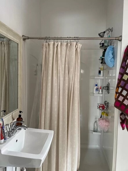 More Photos Of 402 1/2 N 2nd St, Richmond Storefront Retail Residential For Sale