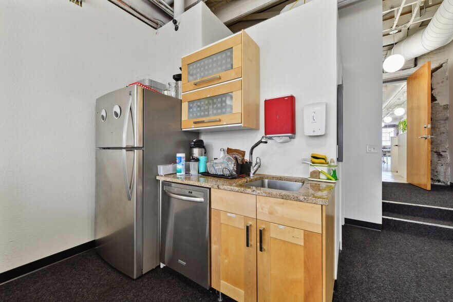 More Photos Of 2911 Walnut St, Denver Showroom For Sale