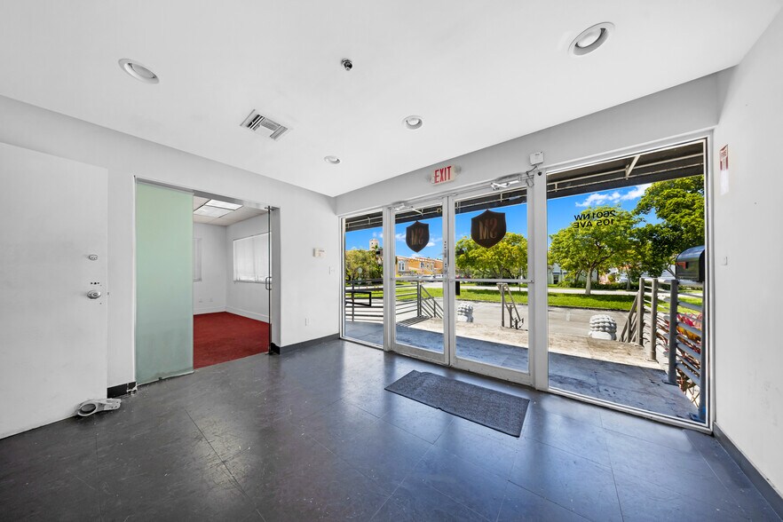 More Photos Of 2601 NW 105th Ave, Miami Warehouse For Sale