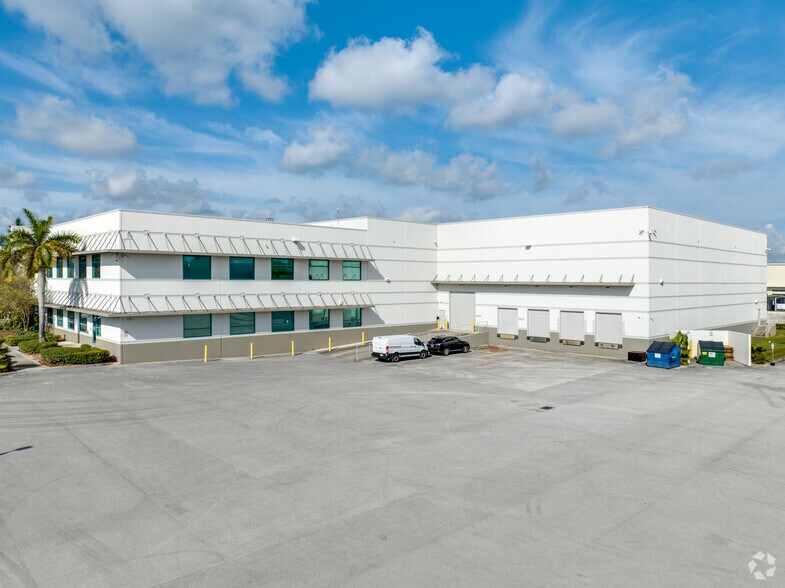 More Photos Of 9315 NW 112th Ave, Miami Warehouse For Sale