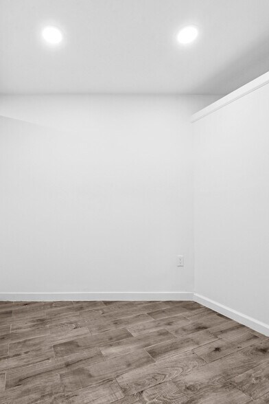 More Photos Of 727 Washington Ave, Brooklyn Storefront For Lease