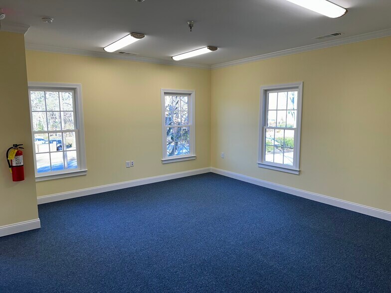 More Photos Of 585 Colonial Park Dr, Roswell Loft Creative Space For Sale