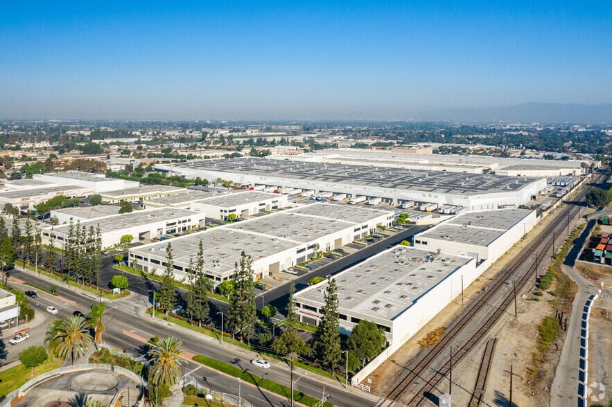 More Photos Of 7617-7621 Somerset Blvd, Paramount Unknown For Lease