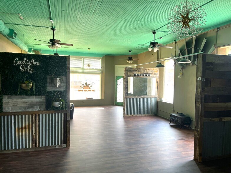 More Photos Of 318 N Chadbourne St, San Angelo Storefront For Sale