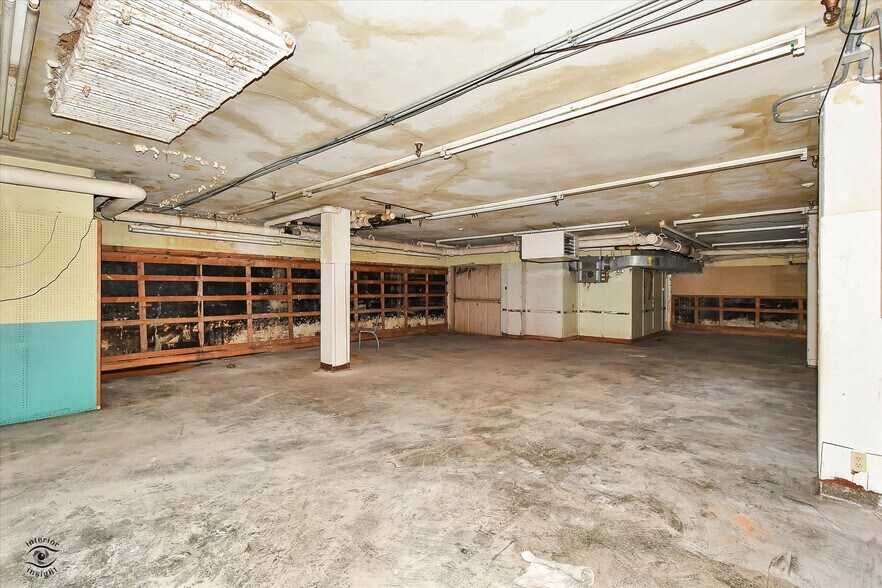 More Photos Of 800 La Salle St, Ottawa Office For Sale