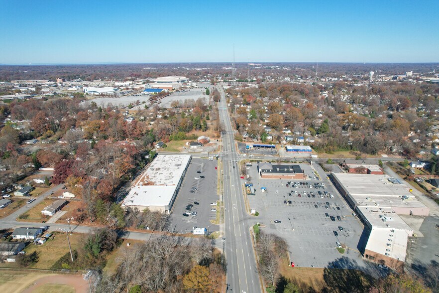 More Photos Of 1902-1922 Coliseum Blvd, Greensboro Unknown For Lease