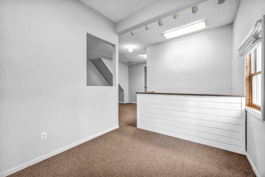 More Photos Of 4020-4028 Colorado Ave, Sheffield Storefront Retail Office For Sale