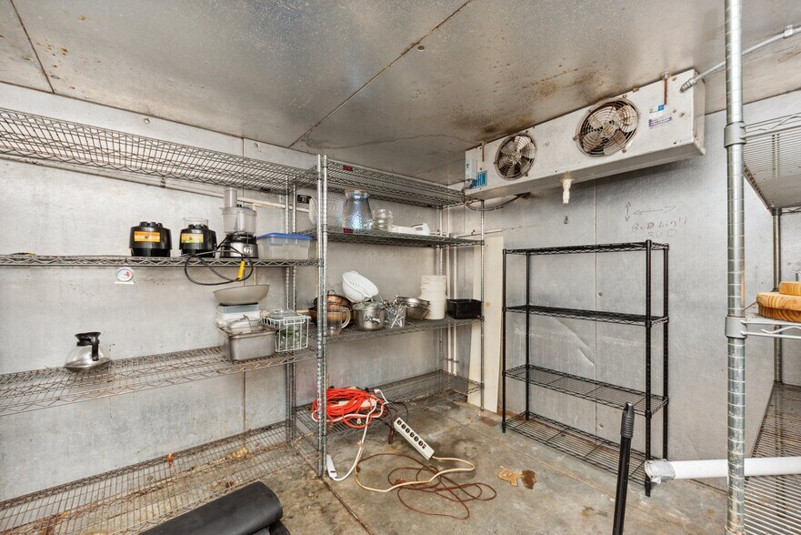 More Photos Of 470 Tucker Dr, Maysville Storefront Retail Office For Sale