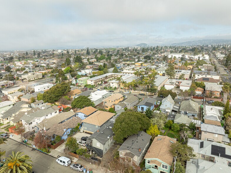 More Photos Of 1535 Julia St, Berkeley Apartments For Sale