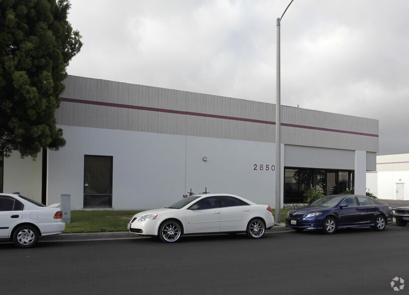 More Photos Of 2850 E Via Martens, Anaheim Warehouse For Lease