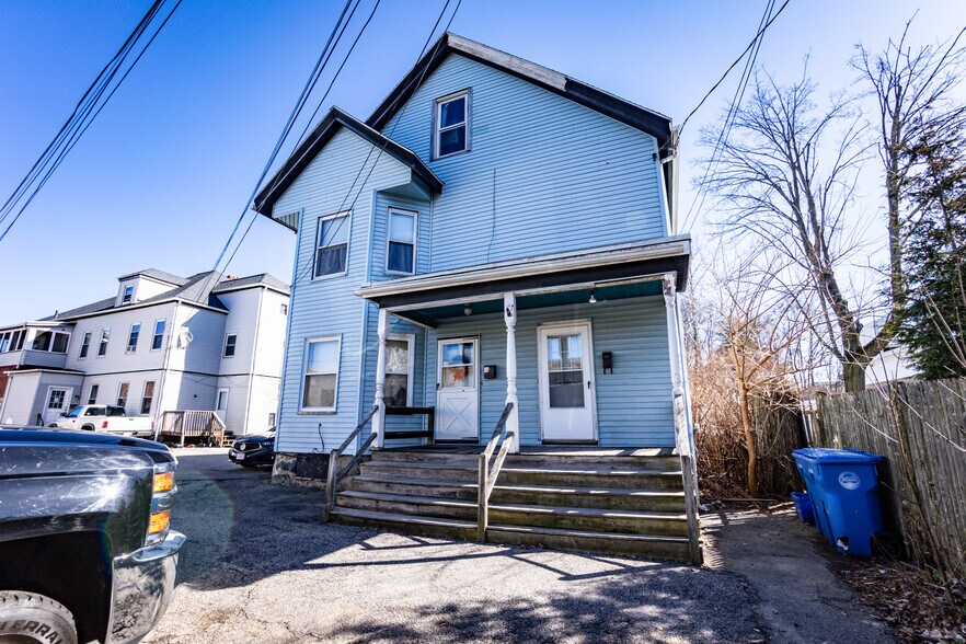 More Photos Of 916R Main St, Waltham Storefront Retail Residential For Sale