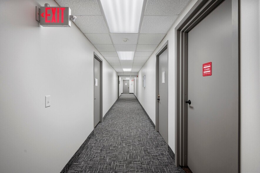 More Photos Of 2817 S Anthony Ln, Saint Anthony Office For Lease