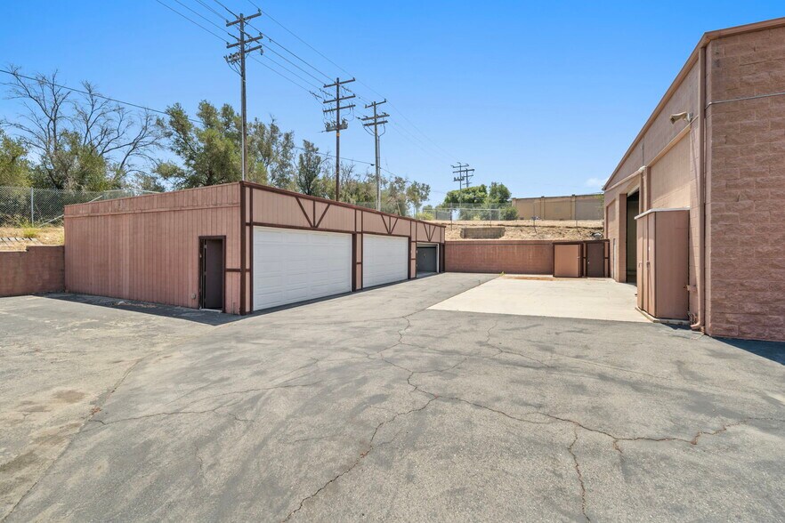 More Photos Of 501 Industrial Way, Fallbrook Manufacturing For Lease