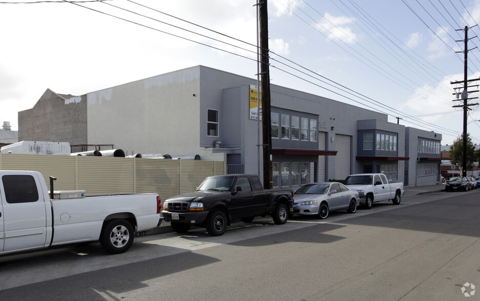 Primary Photo Of 2061-2077 Kurtz St, San Diego Manufacturing For Lease