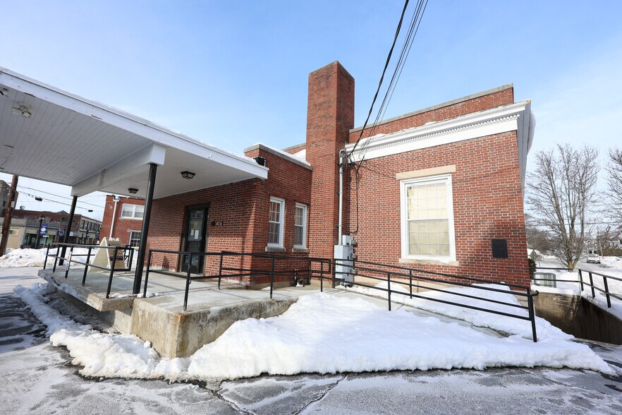 More Photos Of 19-23 Park St, Stoughton Office For Lease