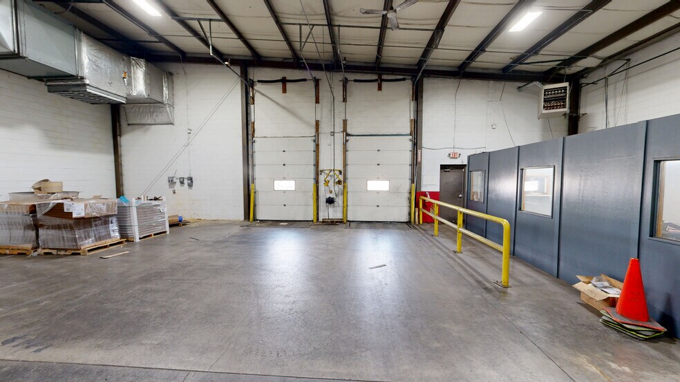 More Photos Of 1325 S Perkins St, Appleton Manufacturing For Sale