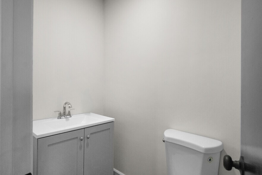 More Photos Of 55 Old Turnpike Rd, Nanuet Office For Lease
