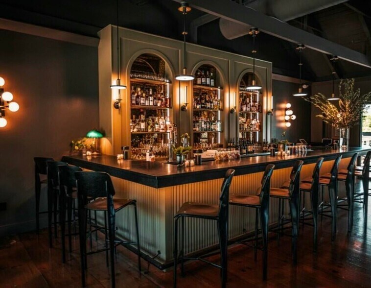 More Photos Of 27 Western Ave, Kennebunk Restaurant For Sale