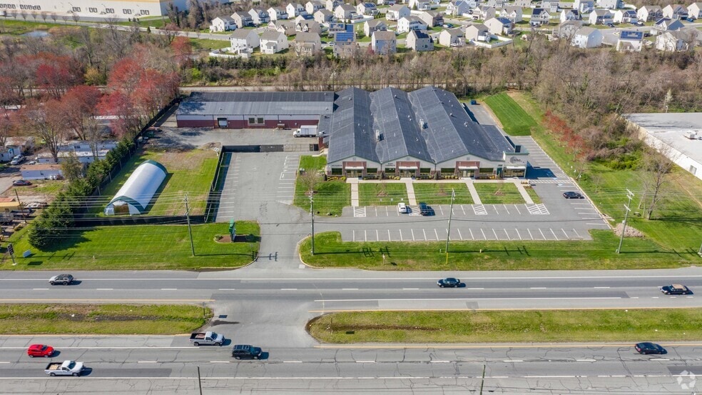 More Photos Of 2129 Pulaski Hwy, Havre De Grace Showroom For Lease