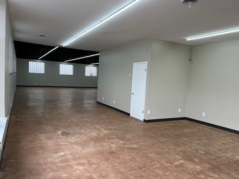 More Photos Of 5252 Ridge Rd, Parma Loft Creative Space For Lease