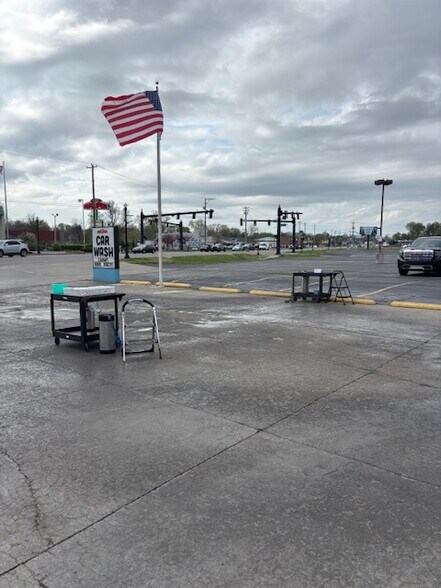 More Photos Of 1619 E 10th St, Jeffersonville Carwash For Sale