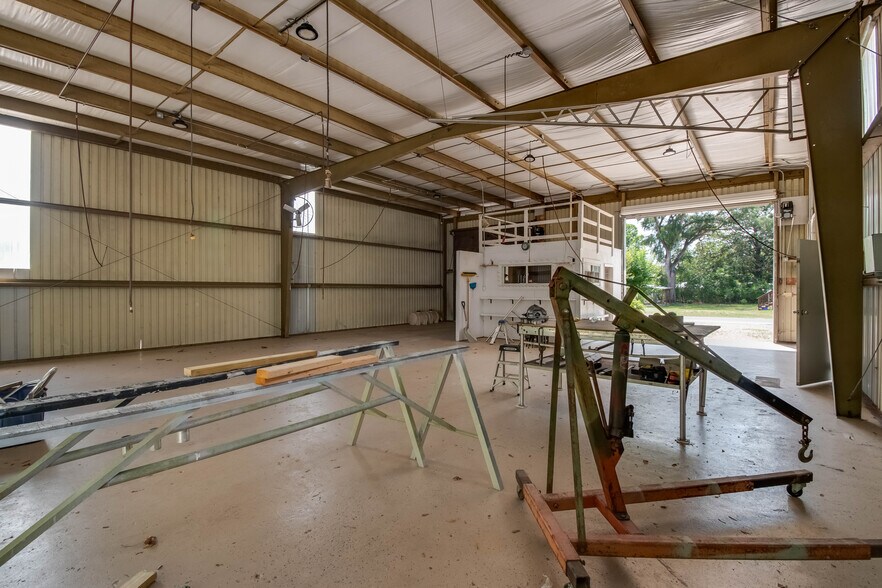 More Photos Of 507 SE 6th St, Williston Self Storage For Sale