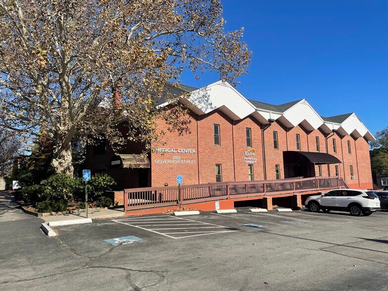 More Photos Of 285 Governor St, Providence Medical For Lease