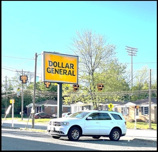 More Photos Of 1437 E Sugar Creek Rd, Charlotte Freestanding For Lease