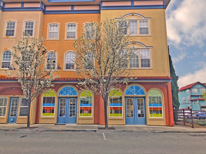 More Photos Of 220 Windsor River Rd, Windsor Apartments For Sale