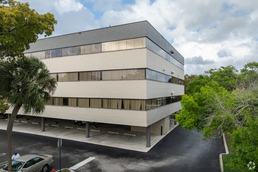 More Photos Of 2240 W Woolbright Rd, Boynton Beach Office For Lease